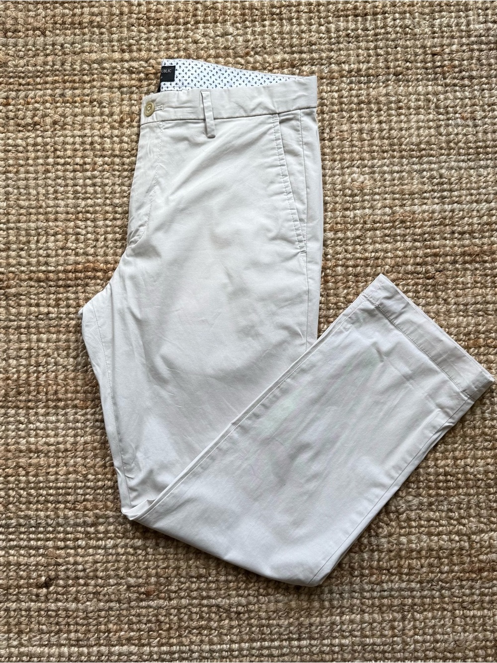 Banan Republic - Aiden Light Khaki Men’s Chino Pants (33x30).